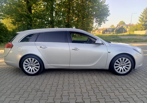 Opel Insignia cena 25000 przebieg: 196000, rok produkcji 2011 z Zawiercie małe 562